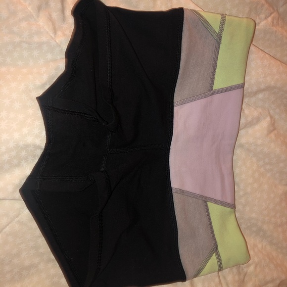 Lululemon shorts pants size 2 - Picture 3 of 4